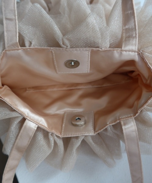 et.UNiVER(エトユニベール)の「Ruffle Bloom Tote(トートバッグ・レディース・ベージュ/ブラック・FREE)」の18枚目の写真