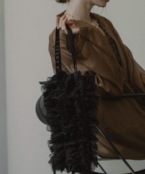 et.UNiVER(エトユニベール)の「Ruffle Bloom Tote(トートバッグ・レディース・ベージュ/ブラック・FREE)」の21枚目の写真