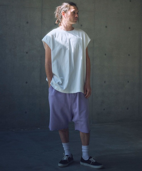 ADAM PATEK（アダムパテック）の「ADAMPATEK/paranoid sleeveless/パラノイドプリントノースリーブ(AP2514024)（Tシャツ/カットソー・レディース・パープル/ブラック/ホワイト・1/2）」の6枚目の写真