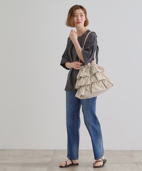 grove(グローブ)の「【晴れの日も雨の日も】撥水ティアードドロストショルダー(ショルダーバッグ・レディース・ダークグレー/アイボリー/ブラック・00)」の5枚目の写真