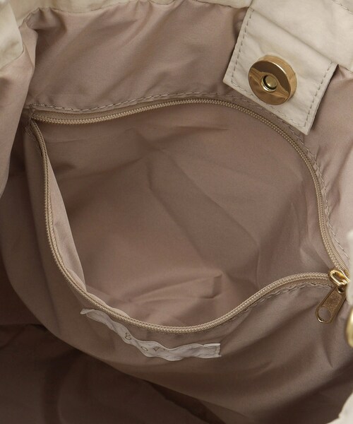 grove(グローブ)の「【晴れの日も雨の日も】撥水ティアードドロストショルダー(ショルダーバッグ・レディース・ダークグレー/アイボリー/ブラック・00)」の21枚目の写真