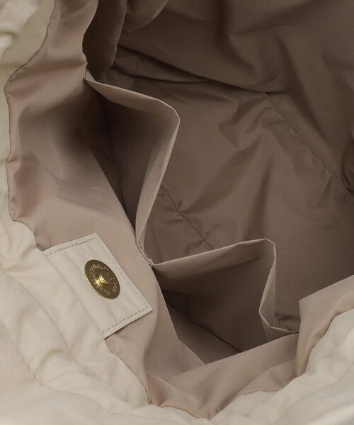 grove(グローブ)の「【晴れの日も雨の日も】撥水ティアードドロストショルダー(ショルダーバッグ・レディース・ダークグレー/アイボリー/ブラック・00)」の22枚目の写真