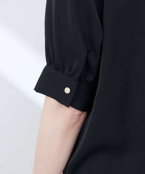 natural couture(ナチュラルクチュール)の「アシメネック金釦装飾ブラウス(シャツ/ブラウス・レディース・イエロー/アイボリー/サックスブルー/ピンク/ブラック・FREE)」の8枚目の写真