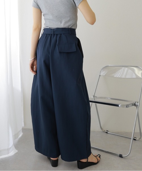 LAULEN（ローレン）の「belted ballon wide pants /ベルト付き タック バルーン ワイド パンツ（その他パンツ・レディース・ホワイト/ネイビー・M/S）」の8枚目の写真