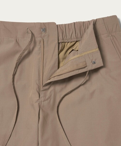 UNITED ARROWS（ユナイテッドアローズ）の「ポプリン モダンストレート イージーパンツ（その他パンツ・メンズ・ダークグレー/モカ/ブラック・M/S/XL/L）」の16枚目の写真