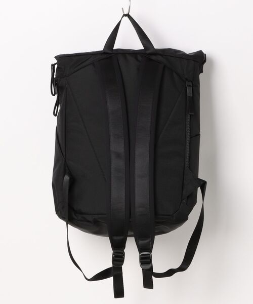 THE NORTH FACE(ザノースフェイス)の「THE NORTH FACE ノースフェイス ピレネーバックパック(バックパック/リュック・メンズ・ブラック/ライトグレー・FREE)」の3枚目の写真