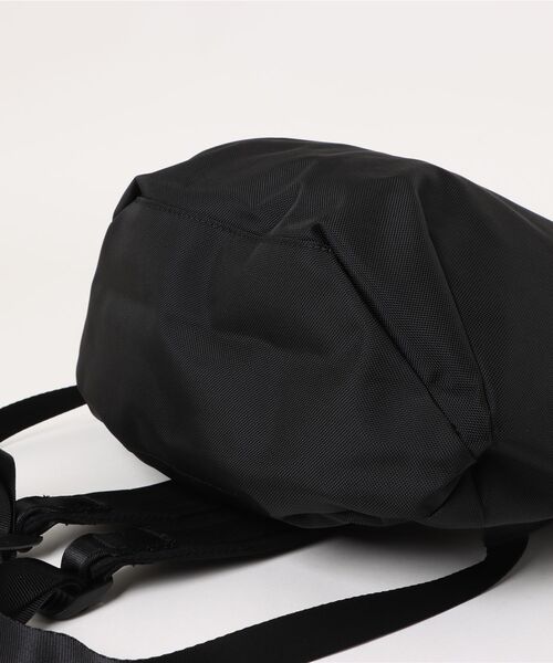 THE NORTH FACE(ザノースフェイス)の「THE NORTH FACE ノースフェイス ピレネーバックパック(バックパック/リュック・メンズ・ブラック/ライトグレー・FREE)」の4枚目の写真