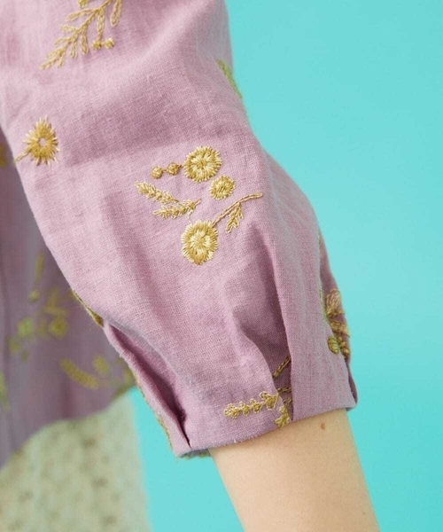 Abundancia de flores フラワー総刺繍ブラウス 晴れ渡る青空ブルーの花刺繍ブラウストップス（シャツ/ブラウス