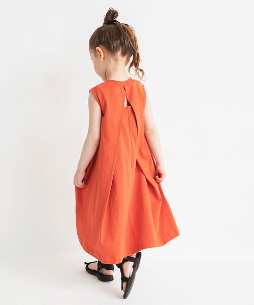 BRANSHES(ブランシェス)の「【プチプラ】バックデザインワンピース(ワンピース・キッズ・オレンジ/ブラック・130/150/100/140/90/120/110)」の2枚目の写真