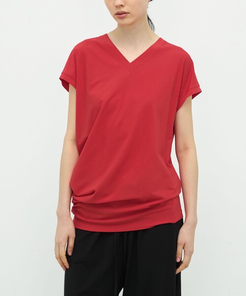 TOMORROWLAND .B(トゥモローランドビー)の「コットンテンセル アシンメトリートップ(Tシャツ/カットソー・レディース・チャコールグレー/ホワイト/ブラック/レッド・FREE)」の7枚目の写真