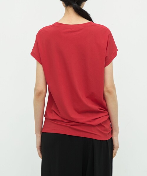 TOMORROWLAND .B(トゥモローランドビー)の「コットンテンセル アシンメトリートップ(Tシャツ/カットソー・レディース・チャコールグレー/ホワイト/ブラック/レッド・FREE)」の10枚目の写真