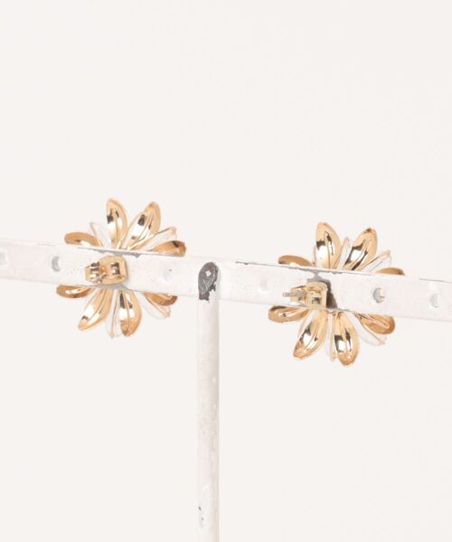 tone（トーン）の「【charme by pimo 】ミニ　マーガレット　ピアス(MA)（ピアス（両耳用）・レディース・ゴールド・FREE）」の2枚目の写真