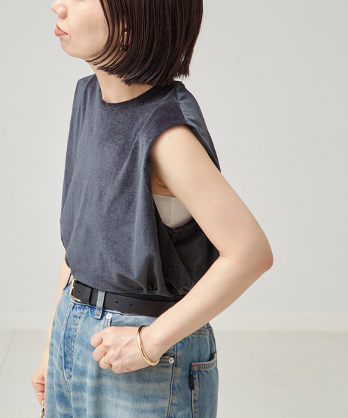 journal standard L'essage(ジャーナルスタンダードレサージュ)の「ベロア タックノースリーブ(Tシャツ/カットソー・レディース・ネイビー/ベージュ/ブラウン・FREE)」の1枚目の写真