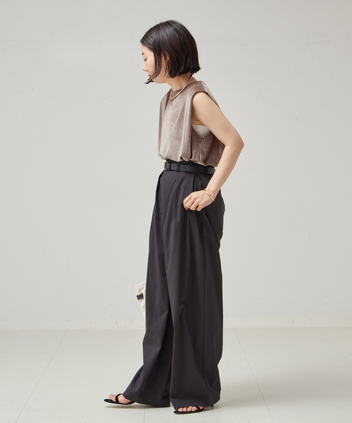 journal standard L'essage(ジャーナルスタンダードレサージュ)の「ベロア タックノースリーブ(Tシャツ/カットソー・レディース・ネイビー/ベージュ/ブラウン・FREE)」の5枚目の写真