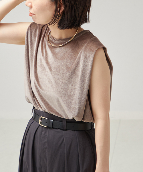 journal standard L'essage(ジャーナルスタンダードレサージュ)の「ベロア タックノースリーブ(Tシャツ/カットソー・レディース・ネイビー/ベージュ/ブラウン・FREE)」の8枚目の写真