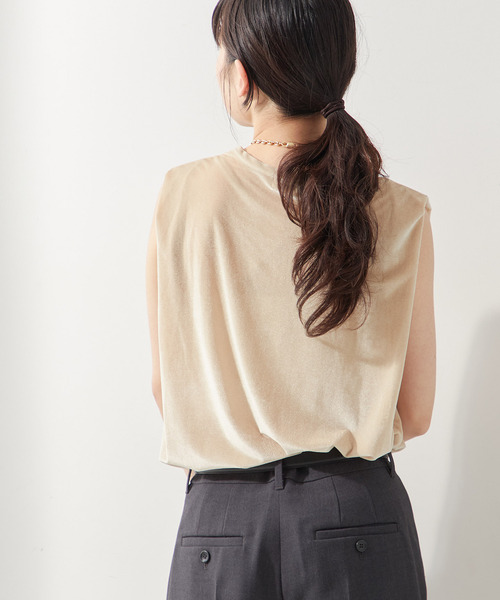journal standard L'essage(ジャーナルスタンダードレサージュ)の「ベロア タックノースリーブ(Tシャツ/カットソー・レディース・ネイビー/ベージュ/ブラウン・FREE)」の15枚目の写真