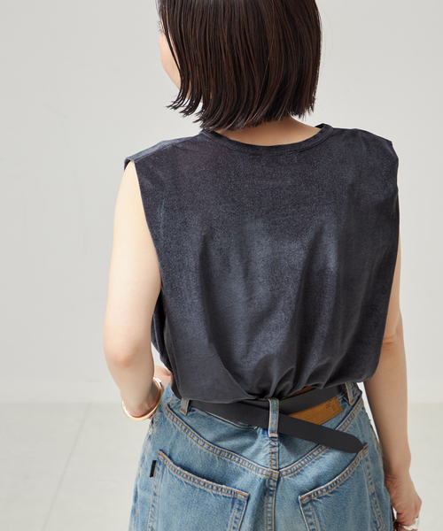 journal standard L'essage(ジャーナルスタンダードレサージュ)の「ベロア タックノースリーブ(Tシャツ/カットソー・レディース・ネイビー/ベージュ/ブラウン・FREE)」の20枚目の写真