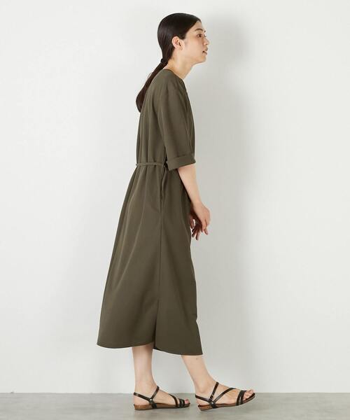 MELROSE claire（メルローズ クレール）の「【ナノキャラメルベルテッドカットワンピース】（ワンピース・レディース・ベージュ/ネイビー/カーキ・FREE）」の15枚目の写真