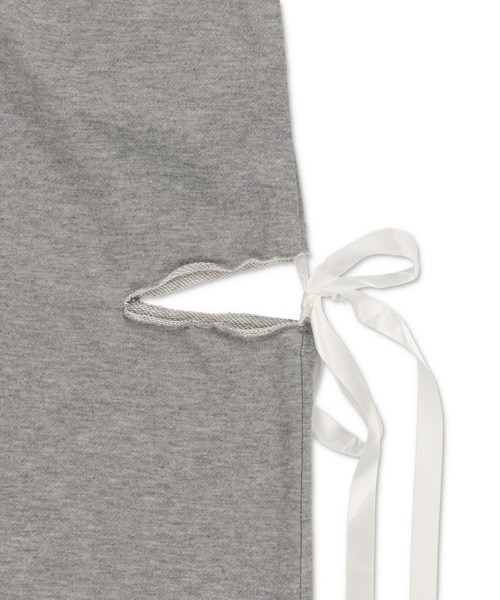 SPINNS（スピンズ）の「裏毛スウェットパンツ/カットアウトリボン（スウェットパンツ・レディース・ブラック/グレー/オフホワイト・ONESIZE）」の7枚目の写真