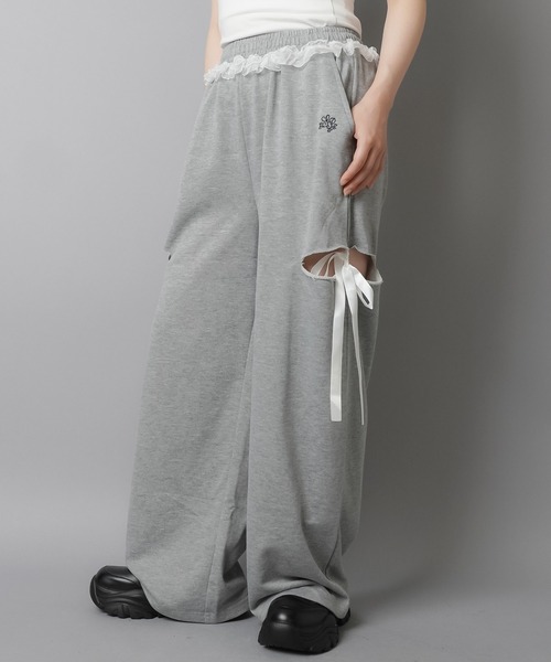 SPINNS（スピンズ）の「裏毛スウェットパンツ/カットアウトリボン（スウェットパンツ・レディース・ブラック/グレー/オフホワイト・ONESIZE）」の9枚目の写真