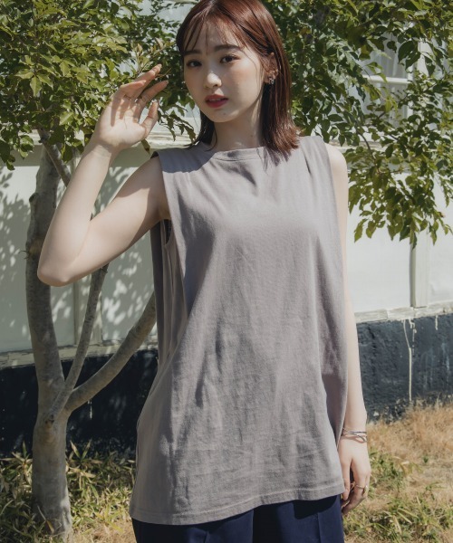 slattgir(スラットジール)の「高身長 綿100%汗染みしにくいタックノースリーブTシャツ(トールサイズ)Essenave(Tシャツ/カットソー・レディース・ブラック/ブルー/グレー・TM/TL/TLL/T3L/T4L/T5L)」の2枚目の写真