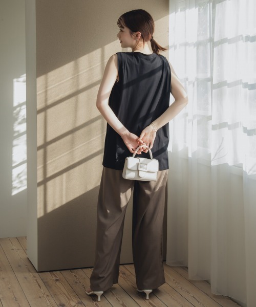 slattgir(スラットジール)の「高身長 綿100%汗染みしにくいタックノースリーブTシャツ(トールサイズ)Essenave(Tシャツ/カットソー・レディース・ブラック/ブルー/グレー・TM/TL/TLL/T3L/T4L/T5L)」の8枚目の写真