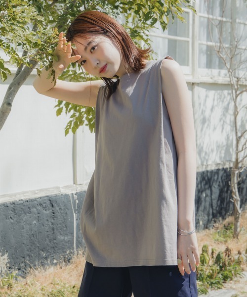 slattgir(スラットジール)の「高身長 綿100%汗染みしにくいタックノースリーブTシャツ(トールサイズ)Essenave(Tシャツ/カットソー・レディース・ブラック/ブルー/グレー・TM/TL/TLL/T3L/T4L/T5L)」の9枚目の写真