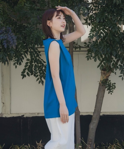 slattgir(スラットジール)の「高身長 綿100%汗染みしにくいタックノースリーブTシャツ(トールサイズ)Essenave(Tシャツ/カットソー・レディース・ブラック/ブルー/グレー・TM/TL/TLL/T3L/T4L/T5L)」の15枚目の写真