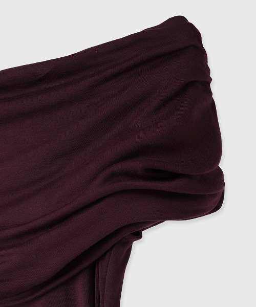 新品アニュアンス　オフショルダーギャザーカットワンピース　ブラック オフショルダーギャザーカットワンピース