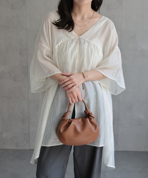ap retro（アプレトロ）の「シアー楊柳チュニックブラウス / オーバーフレア・2WAYデザイン（シャツ/ブラウス・レディース・ブラック/オフホワイト/ライトカーキ/ブラウン・FREE）」の7枚目の写真