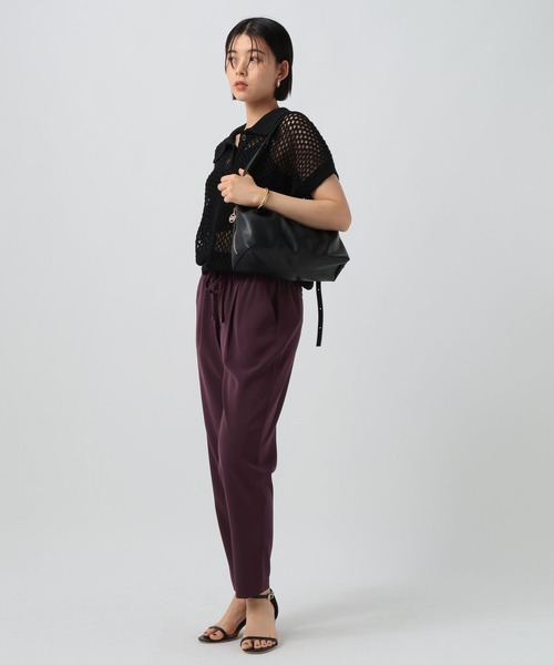 BAYFLOW（ベイフロー）の「[縦横に伸びるストレッチ入り]サララックテーパードパンツ（その他パンツ・レディース・ブラック/マルーン/ベージュ・MEDIUM/SMALL）」の9枚目の写真