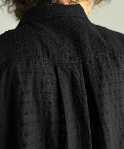 Classical Origin(クラシカルオリジン)の「「大人シンプル。」綿100%胸元刺繍入りドビー織シャツ(長袖)/Dobby Weave Embroidered Shirt(シャツ/ブラウス・メンズ・チャコール/ブラック・SMALL/MEDIUM/LARGE)」の7枚目の写真