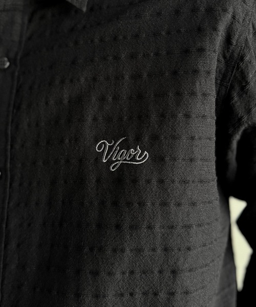 Classical Origin(クラシカルオリジン)の「「大人シンプル。」綿100%胸元刺繍入りドビー織シャツ(長袖)/Dobby Weave Embroidered Shirt(シャツ/ブラウス・メンズ・チャコール/ブラック・SMALL/MEDIUM/LARGE)」の5枚目の写真