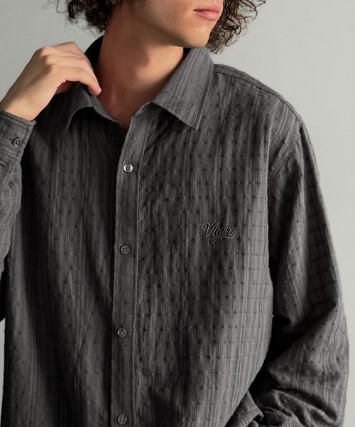 Classical Origin(クラシカルオリジン)の「「大人シンプル。」綿100%胸元刺繍入りドビー織シャツ(長袖)/Dobby Weave Embroidered Shirt(シャツ/ブラウス・メンズ・チャコール/ブラック・SMALL/MEDIUM/LARGE)」の9枚目の写真