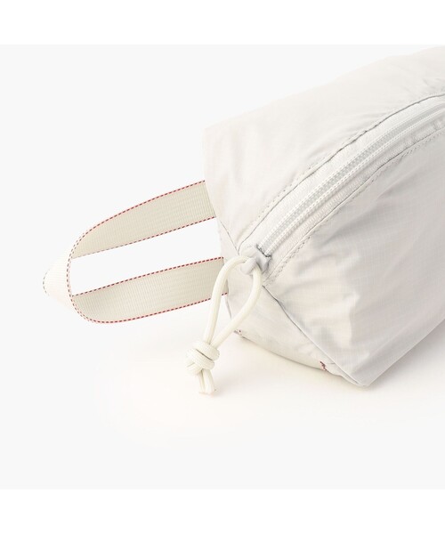 BRIEFING(ブリーフィング)の「DEAN & DELUCA × BRIEFING LIGHT BOX POUCH (Mサイズ)(ポーチ・レディース・ブラック/ライトグレー・FREE)」の16枚目の写真