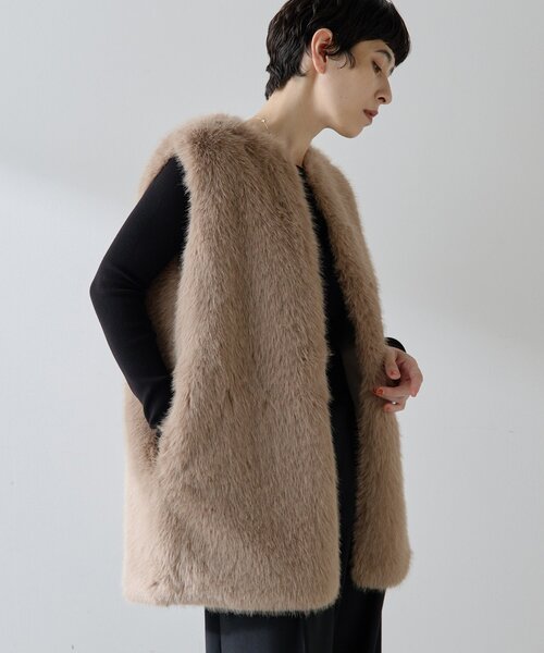 THE PAUSE（ザ ポーズ）の「【THE PAUSE】フェイクファークルーネックジレ（ベスト・レディース・グレイッシュベージュ/アイボリー・FREE）」の10枚目の写真