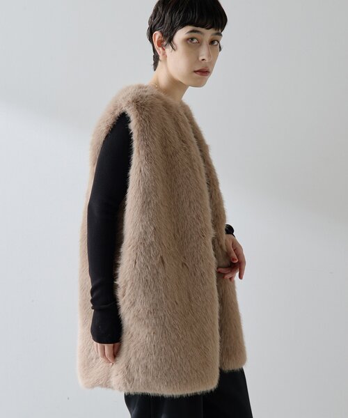 THE PAUSE（ザ ポーズ）の「【THE PAUSE】フェイクファークルーネックジレ（ベスト・レディース・グレイッシュベージュ/アイボリー・FREE）」の9枚目の写真