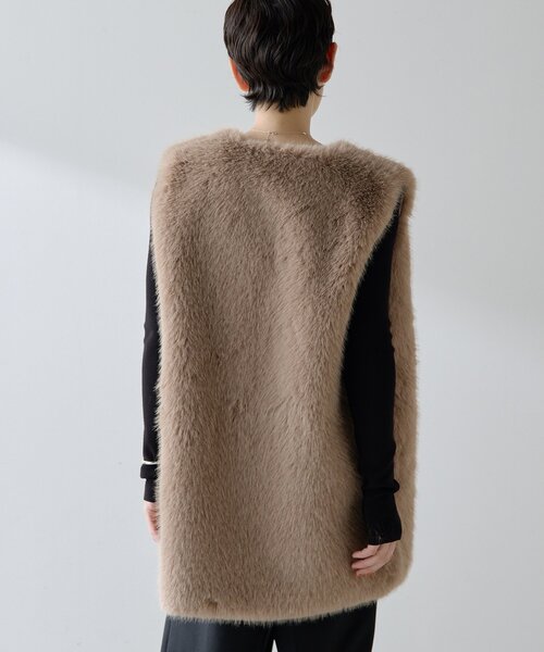 THE PAUSE（ザ ポーズ）の「【THE PAUSE】フェイクファークルーネックジレ（ベスト・レディース・グレイッシュベージュ/アイボリー・FREE）」の8枚目の写真