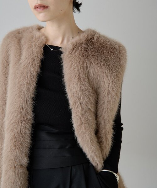 THE PAUSE（ザ ポーズ）の「【THE PAUSE】フェイクファークルーネックジレ（ベスト・レディース・グレイッシュベージュ/アイボリー・FREE）」の12枚目の写真