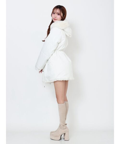 EATME（イートミー）の「フェイクファーフードコート（その他アウター・レディース・アイボリー/ブラック・FREE）」の17枚目の写真