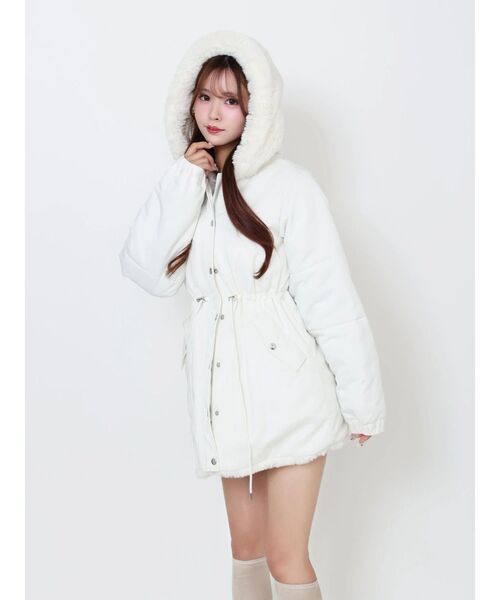 EATME（イートミー）の「フェイクファーフードコート（その他アウター・レディース・アイボリー/ブラック・FREE）」の11枚目の写真