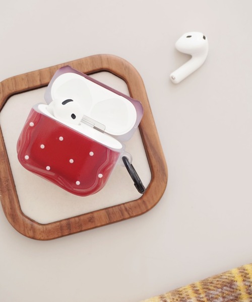 ammy.（エイミードット）の「【 ammy. / エイミードット 】 ドット柄 エアポッズ ケース / AirPods case（ヘッドフォン/イヤホン・レディース・レッド・A/B）」の5枚目の写真
