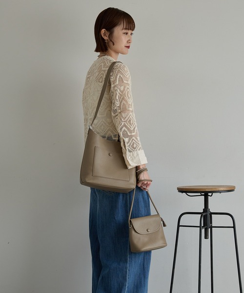 murir(ミュリール)の「ワンハンドルA4トート&ポシェット(ショルダーバッグ・レディース・ベージュ/ホワイト/グレイッシュベージュ/ブラック・FREE)」の12枚目の写真