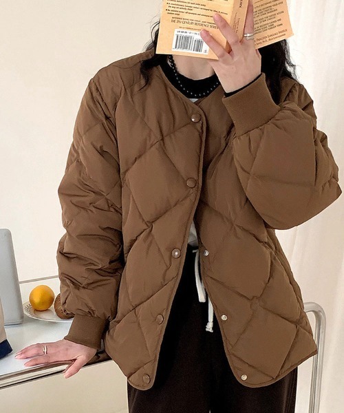 cammie（キャミー）の「キルティングブルゾン（ノーカラーコート・レディース・ブラウン/ブラック/オフホワイト・M/L）」の3枚目の写真