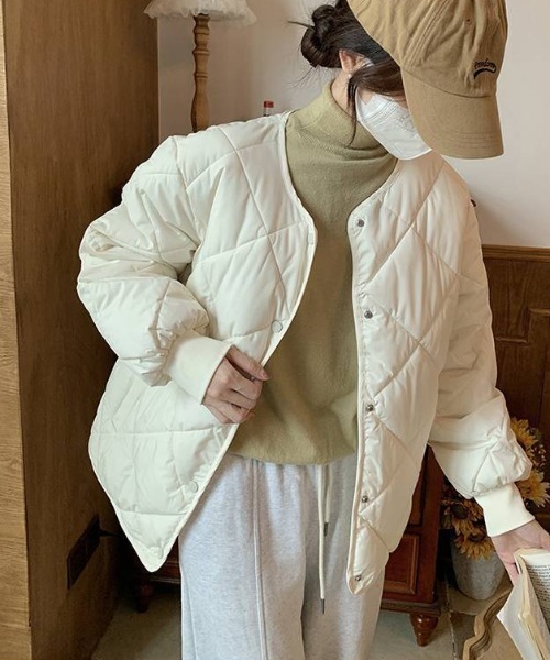 cammie（キャミー）の「キルティングブルゾン（ノーカラーコート・レディース・ブラウン/ブラック/オフホワイト・M/L）」の2枚目の写真