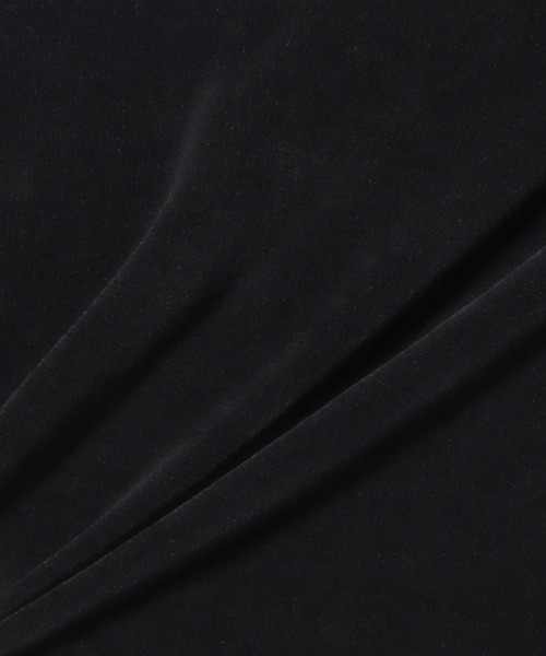 ESTNATION(エストネーション)の「ESTNATION / ベロアオフショルニット(ニット/セーター・レディース・ブラック/オフホワイト/ブラウン・FREE)」の6枚目の写真