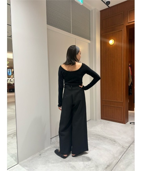 ESTNATION(エストネーション)の「ESTNATION / ベロアオフショルニット(ニット/セーター・レディース・ブラック/オフホワイト/ブラウン・FREE)」の17枚目の写真