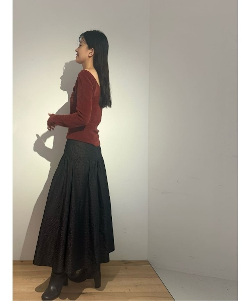 ESTNATION(エストネーション)の「ESTNATION / ベロアオフショルニット(ニット/セーター・レディース・ブラック/オフホワイト/ブラウン・FREE)」の20枚目の写真