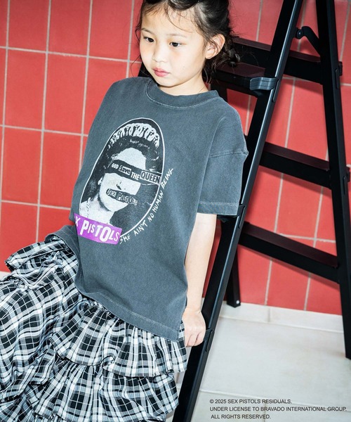 LOWRYS FARM（ローリーズファーム）の「ＵＫ　ＲＯＣＫＴＳＳ　 579618（Tシャツ/カットソー・キッズ・オフホワイト/その他19/チャコールグレー/ホワイト×グレー・140cm/130cm/110cm/120cm/150cm）」の3枚目の写真