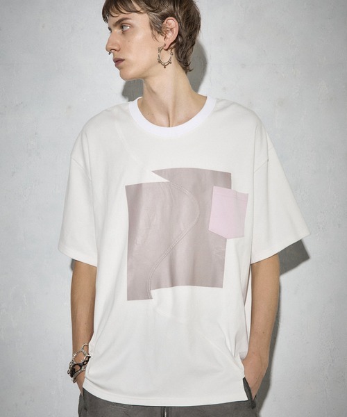 Maison ULA(メゾンウラ)の「【Maison ULA】スイッチングプリントTシャツ(Tシャツ/カットソー・メンズ・ブラック/オフホワイト・1/2)」の2枚目の写真